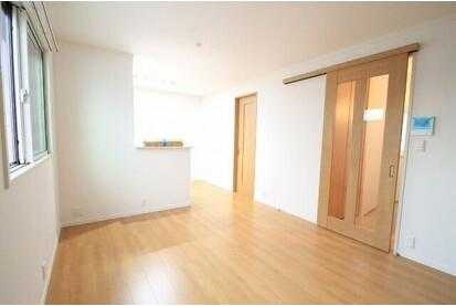 ��ʌ��������܎s��{��㏬���̃A�p�[�g�̋��ԁE���r���O