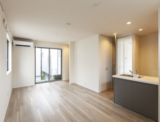 ��ʌ������s����U���ڂ̃}���V�����̋��ԁE���r���O