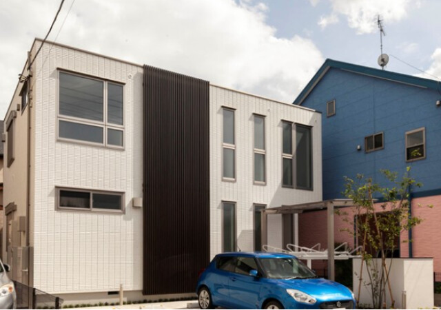 ��ʌ������s����U���ڂ̃}���V�����̌����O��