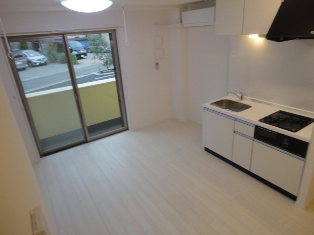 ��ʌ�����s�씵���J�U���ڂ̃}���V�����̃o���R�j�[