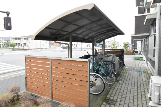 ��ʌ��z�J�s���C�N�^�E���U���ڂ̃A�p�[�g�̂��̑�