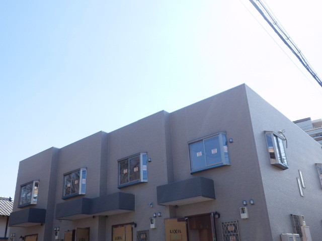 ��ʌ��������܎s�k�擌�听���Q���ڂ̃e���X�n�E�X�̌����O��