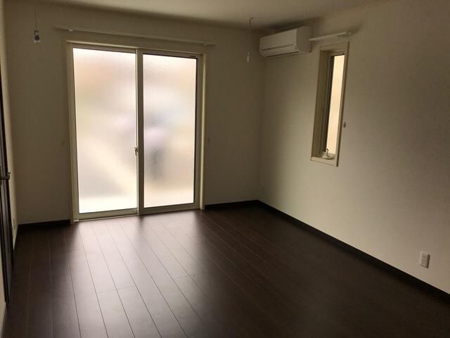 ��ʌ��������܎s�k��A�|���P���ڂ̃e���X�n�E�X�̋��ԁE���r���O