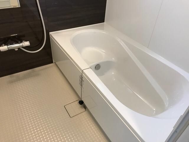 ��ʌ��������܎s�k��A�|���P���ڂ̃e���X�n�E�X�̃o�X