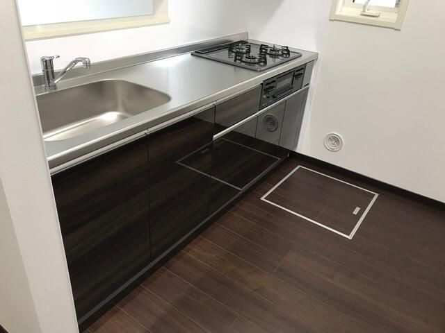 ��ʌ��������܎s�k��A�|���P���ڂ̃e���X�n�E�X�̃L�b�`��