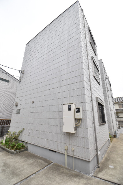 ��ʌ��������܎s��{��y�蒬�Q���ڂ̃}���V�����̌����O��