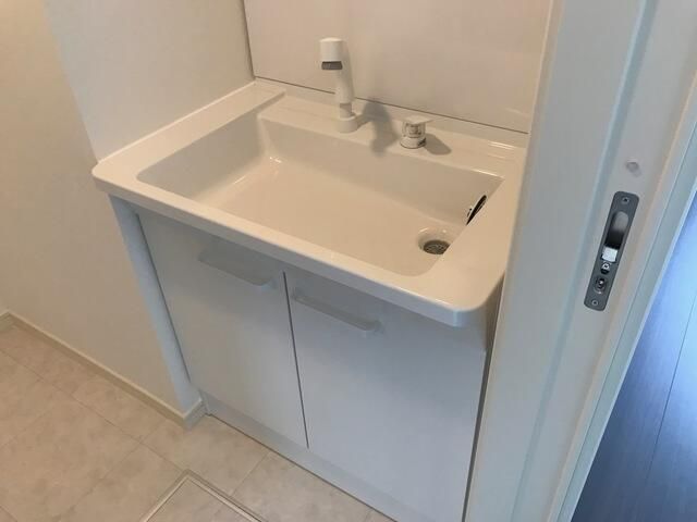 ��ʌ��������܎s�k��A�|���P���ڂ̃e���X�n�E�X�̐��ʏ�