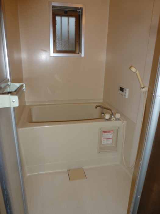 ��ʌ�����s�˒˓��S���ڂ̃A�p�[�g�̃o�X