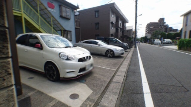 ��ʌ�����s�˒˓��S���ڂ̃A�p�[�g�̒��ԏ�