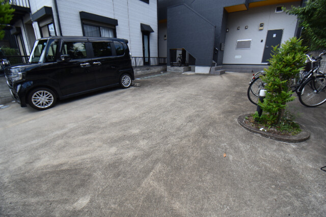 ��ʌ��������܎s�����擌��{�U���ڂ̃A�p�[�g�̒��ԏ�