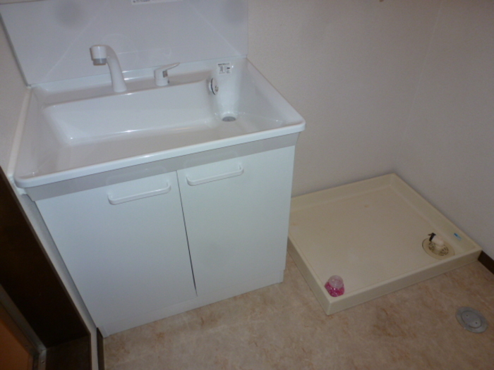 ��ʌ�����s�˒˓��S���ڂ̃A�p�[�g�̐��ʏ�