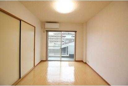 ��ʌ��������܎s�Y�a���؍�Q���ڂ̃}���V�����̋��ԁE���r���O