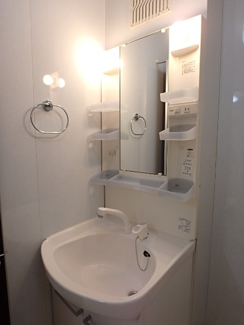 ��ʌ��������܎s��掭��܂Q���ڂ̃A�p�[�g�̐��ʏ�