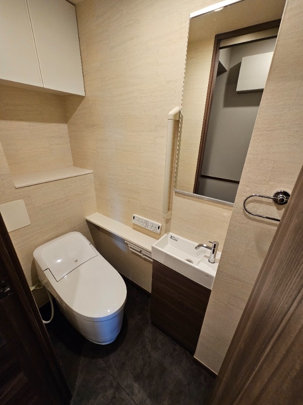 ��ʌ��������܎s��{��y�蒬�R���ڂ̃A�p�[�g�̃g�C��