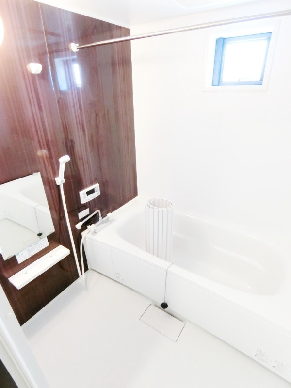 ��ʌ��@�c�s���m�؂S���ڂ̃e���X�n�E�X�̃o�X