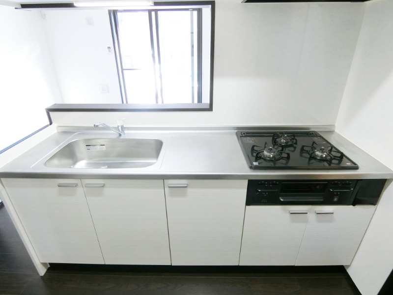 ��ʌ��@�c�s���m�؂S���ڂ̃e���X�n�E�X�̃L�b�`��