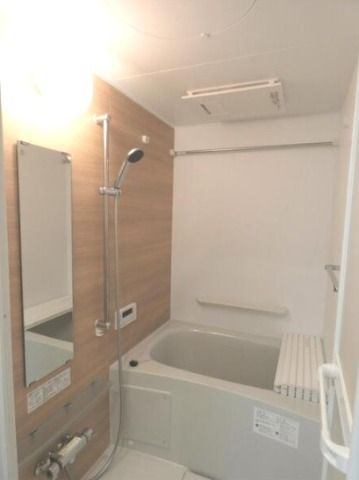 ��ʌ������s�����U���ڂ̃A�p�[�g�̃o�X