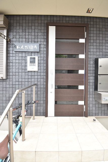 ��ʌ������s�����U���ڂ̃A�p�[�g�̃G���g�����X