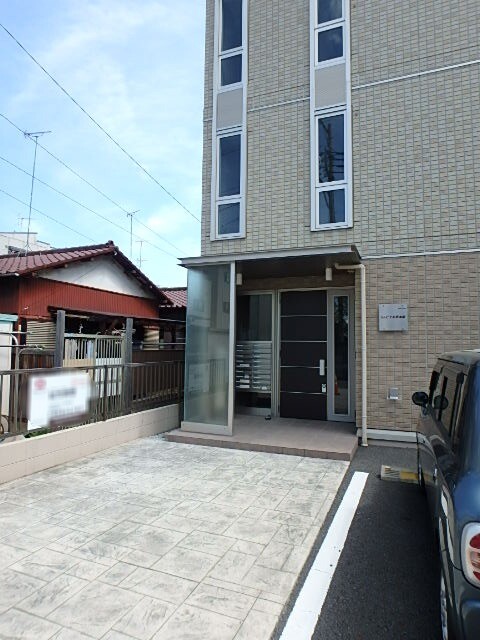 ��ʌ��������܎s������{�����R���ڂ̃A�p�[�g�̃G���g�����X