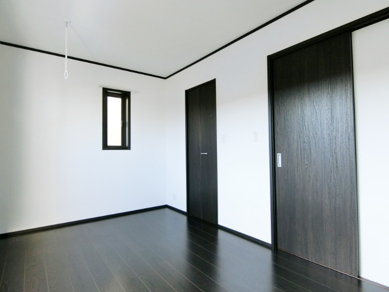 ��ʌ��@�c�s���m�؂S���ڂ̃e���X�n�E�X�̂��̑������E�X�y�[�X