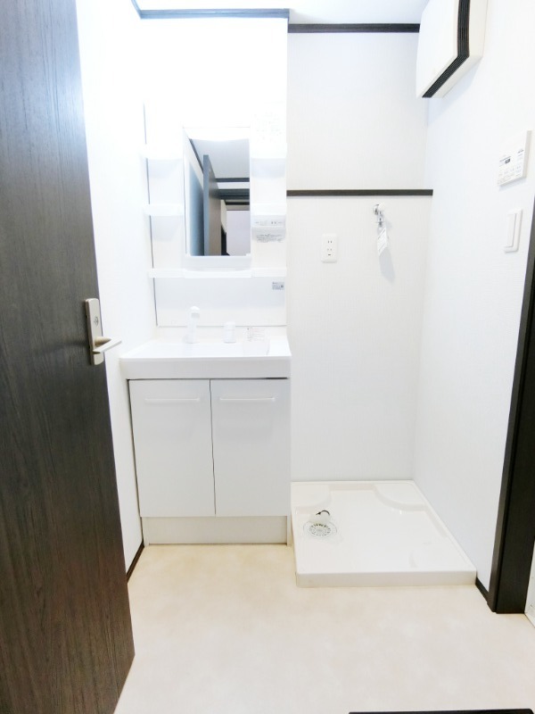 ��ʌ��@�c�s���m�؂S���ڂ̃e���X�n�E�X�̐��ʏ�