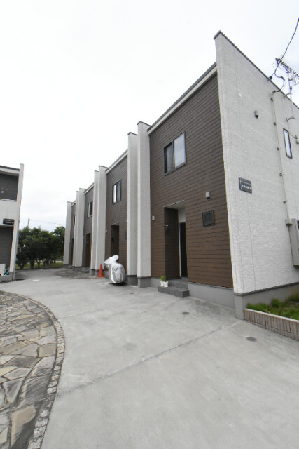 ��ʌ��@�c�s���m�؂S���ڂ̃e���X�n�E�X�̃G���g�����X