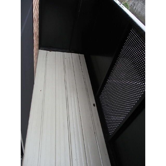 ��ʌ������s���v��̃A�p�[�g�̃o���R�j�[