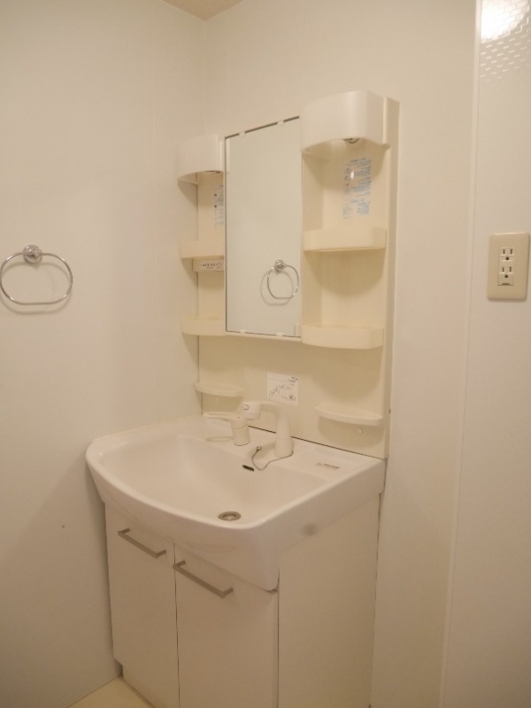 ��ʌ��������܎s������厚��J�̃A�p�[�g�̐��ʏ�