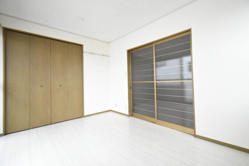 ��ʌ��������܎s�k����i���Q���ڂ̃A�p�[�g�̋��ԁE���r���O