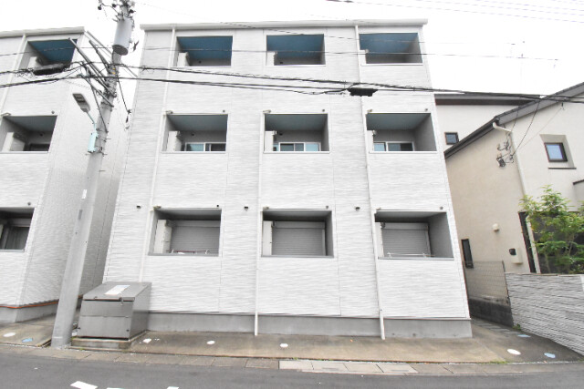 ��ʌ��������܎s�k��{�����Q���ڂ̃A�p�[�g�̌����O��