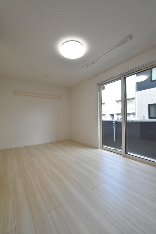 ��ʌ��������܎s�k����i���P���ڂ̃A�p�[�g�̋��ԁE���r���O