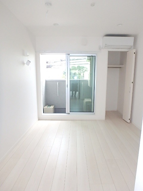 ��ʌ��������܎s�k��{�����Q���ڂ̃A�p�[�g�̂��̑������E�X�y�[�X