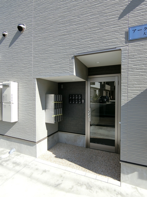 ��ʌ��������܎s�������a�c���Q���ڂ̃A�p�[�g�̃G���g�����X