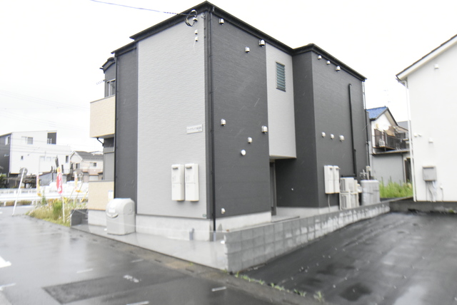 ��ʌ�����s����T���ڂ̃A�p�[�g�̌����O��