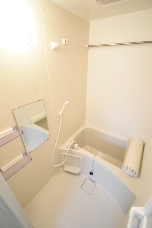 ��ʌ�����s����T���ڂ̃A�p�[�g�̃o�X