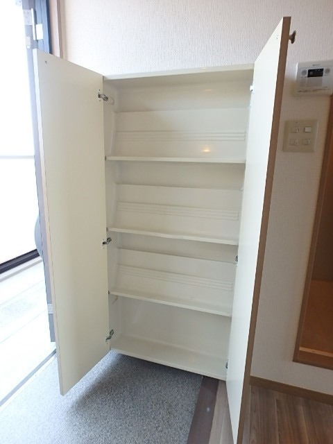 ��ʌ��������܎s��{�捂�@���Q���ڂ̃A�p�[�g�̌���