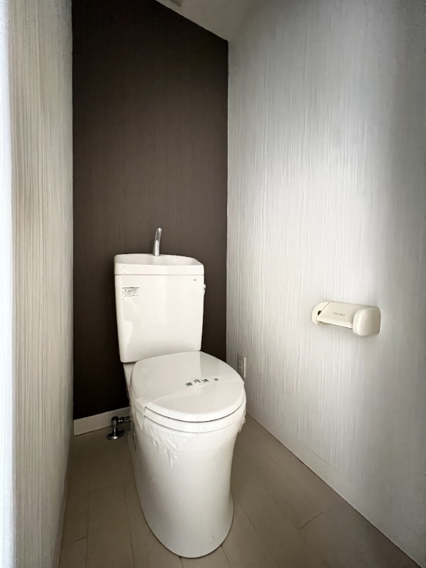 ��ʌ��z�J�s�ԎR���R���ڂ̃A�p�[�g�̃g�C��