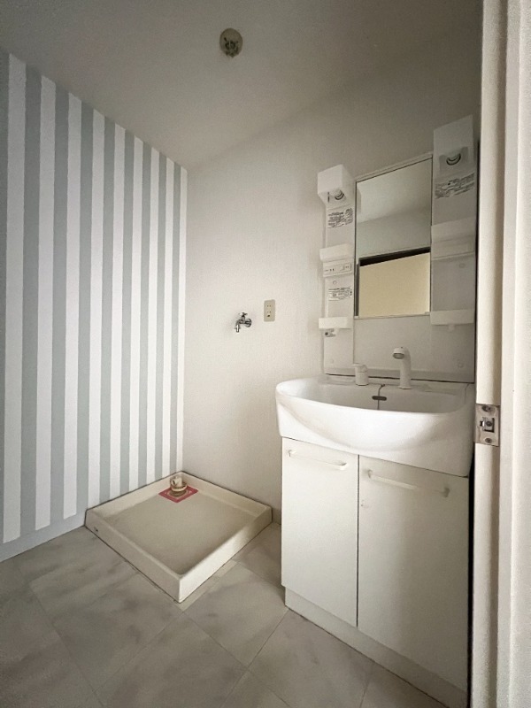 ��ʌ��z�J�s�ԎR���R���ڂ̃A�p�[�g�̐��ʏ�