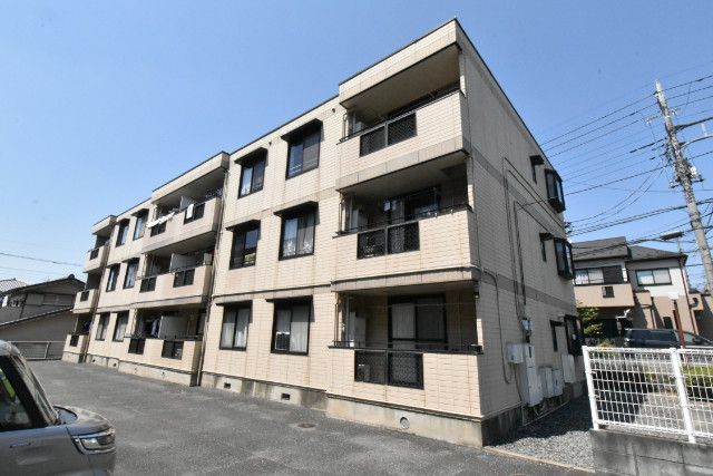 ��ʌ��������܎s��{��O���P����271-1�̃A�p�[�g�̌����O��