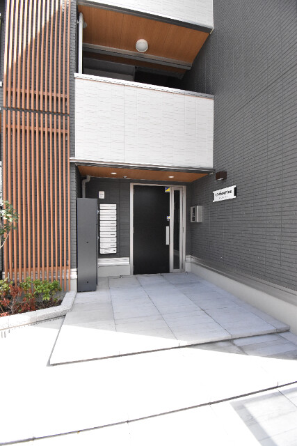 ��ʌ��z�J�s��z�J�R���ڂ̃A�p�[�g�̃G���g�����X