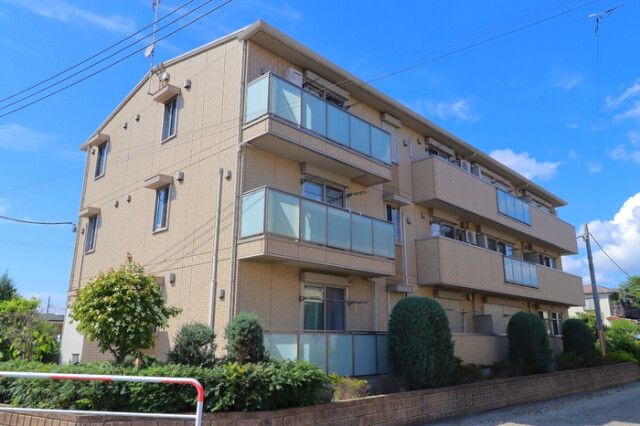 ��ʌ��������܎s������x�蒬394-1�̃A�p�[�g�̌����O��