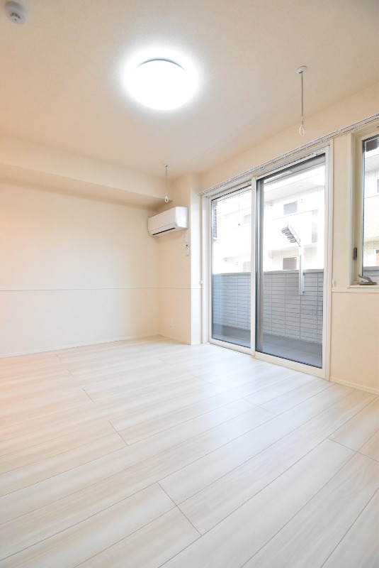 ��ʌ��z�J�s�{�{���R���ڂ̃A�p�[�g�̋��ԁE���r���O