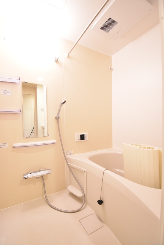 ��ʌ��z�J�s�{�{���R���ڂ̃A�p�[�g�̃o�X