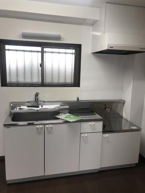 ��ʌ��������܎s�k��ޗǒ��̃}���V�����̃L�b�`��