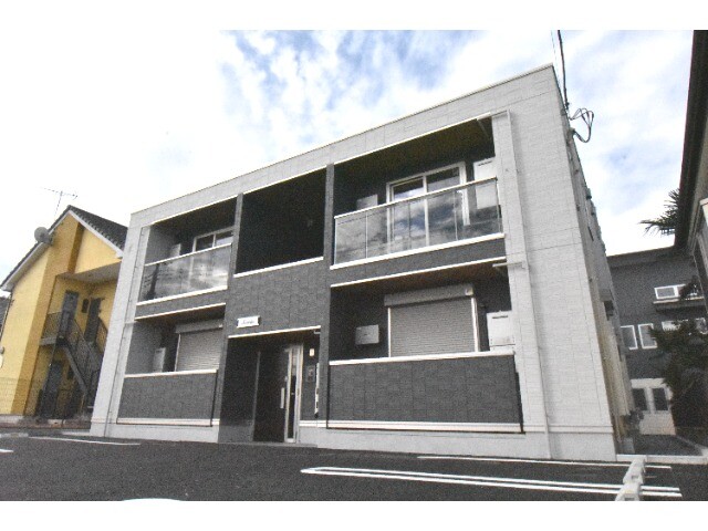 ��ʌ������s�V�����X���ڂ̃A�p�[�g�̌����O��