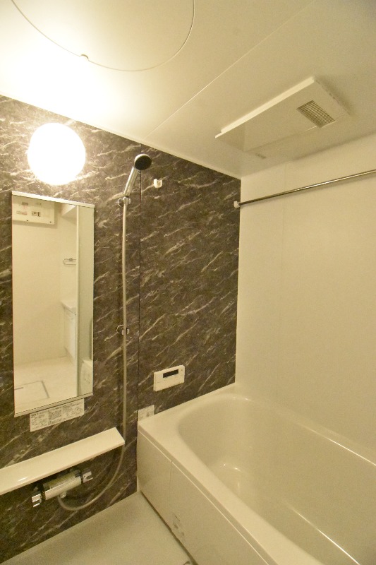 ��ʌ������s�V�����X���ڂ̃A�p�[�g�̃o�X