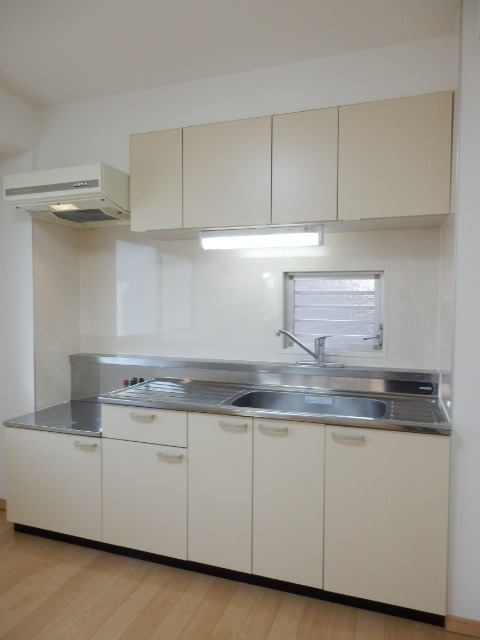 ��ʌ��������܎s�Y�a�捂���S���ڂ̃}���V�����̃L�b�`��