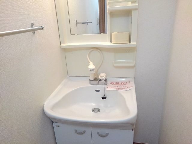 ��ʌ������s���h�Q���ڂ̃A�p�[�g�̐��ʏ�