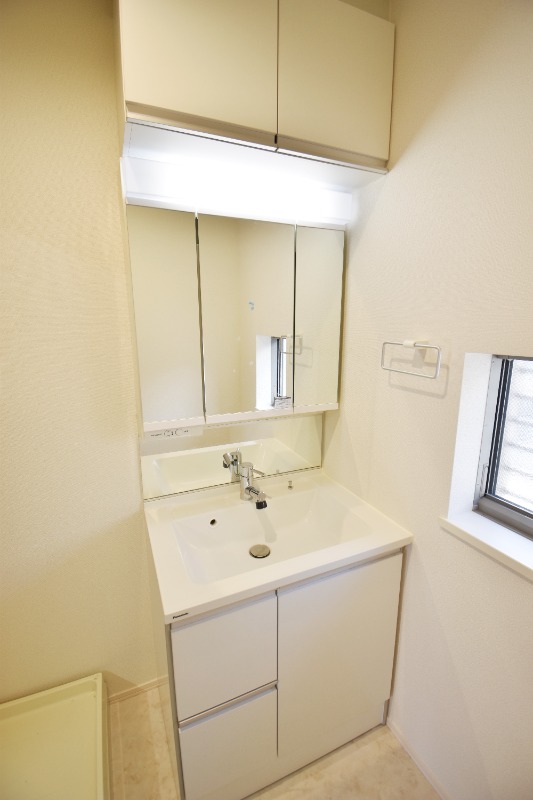 ��ʌ��������܎s�Y�a��̉ƂR���ڂ̃}���V�����̐��ʏ�