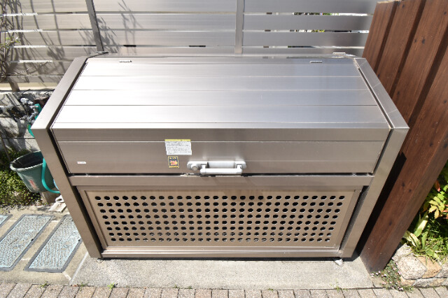 ��ʌ��������܎s�Y�a��̉ƂR���ڂ̃}���V�����̂��̑�